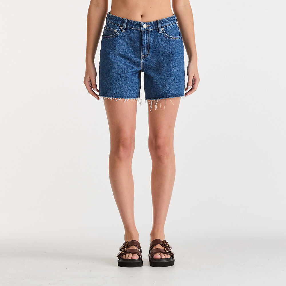 Mid Straight Short