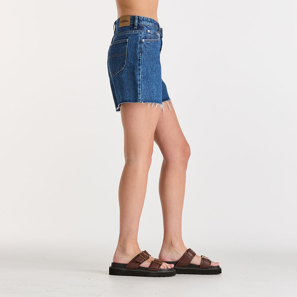 Mid Straight Short