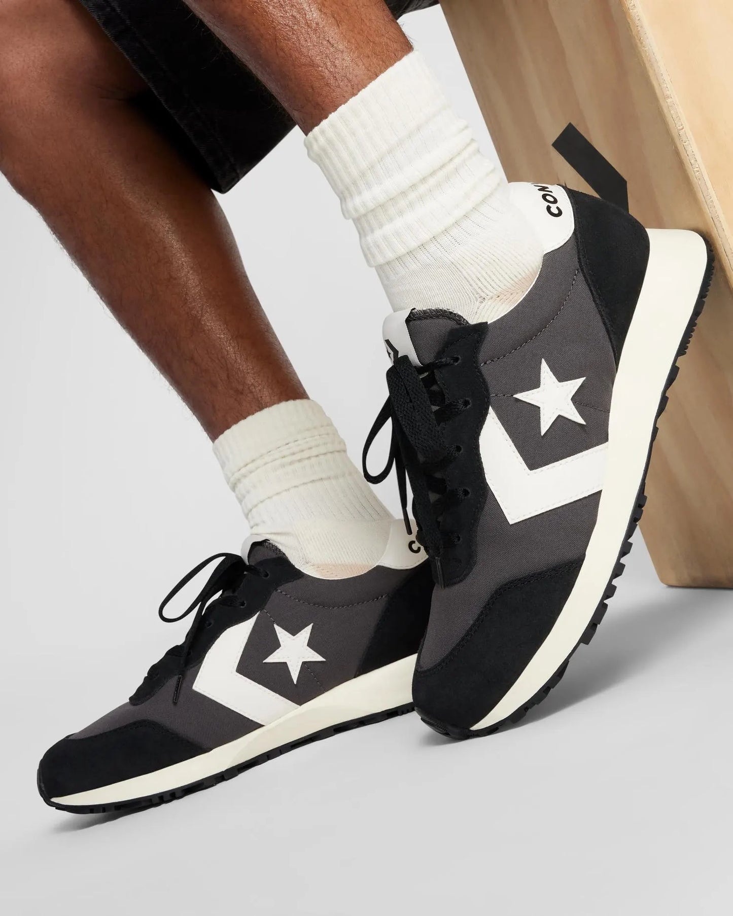 Converse Omega Trainer Low