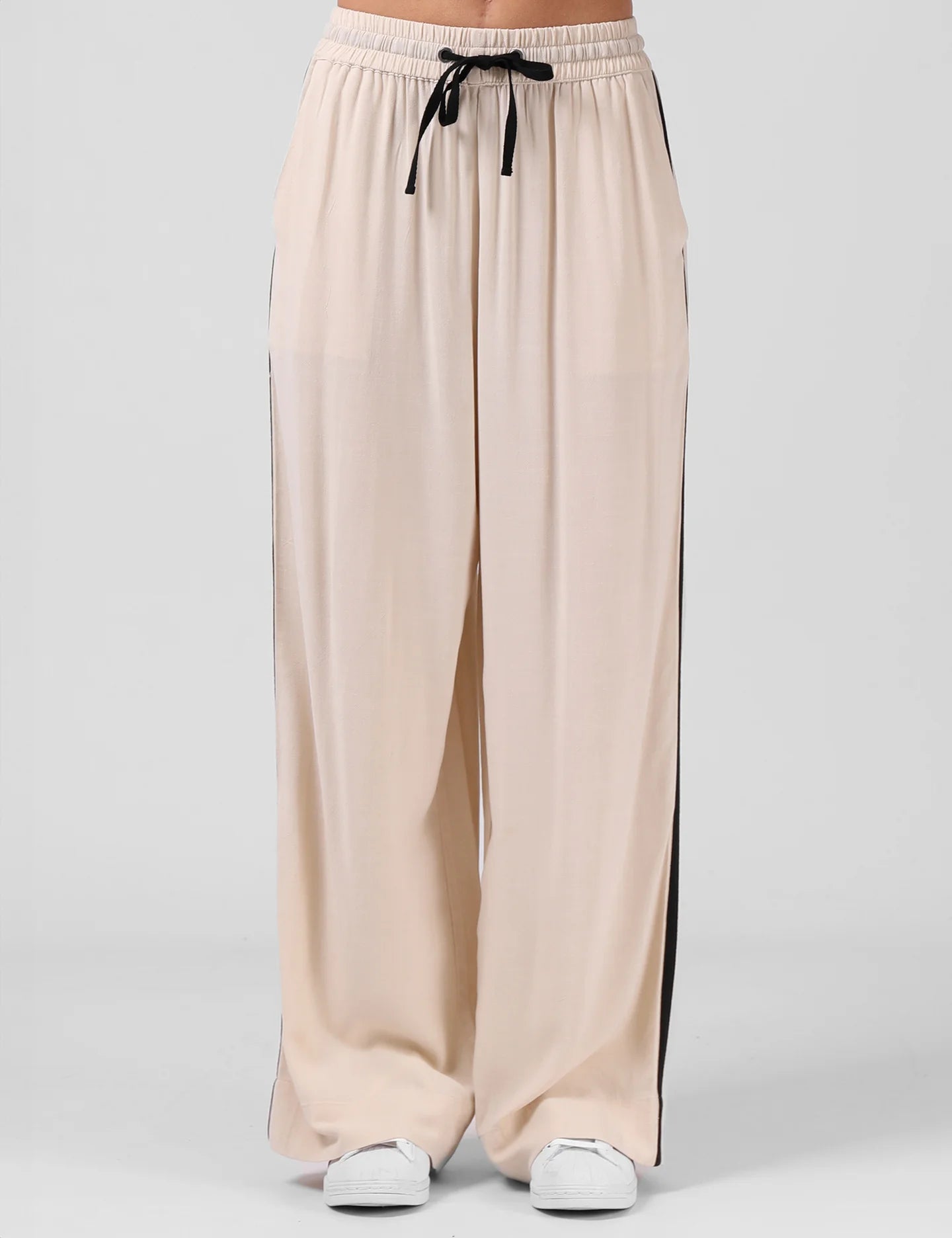 Miila Pant - Oatmeal