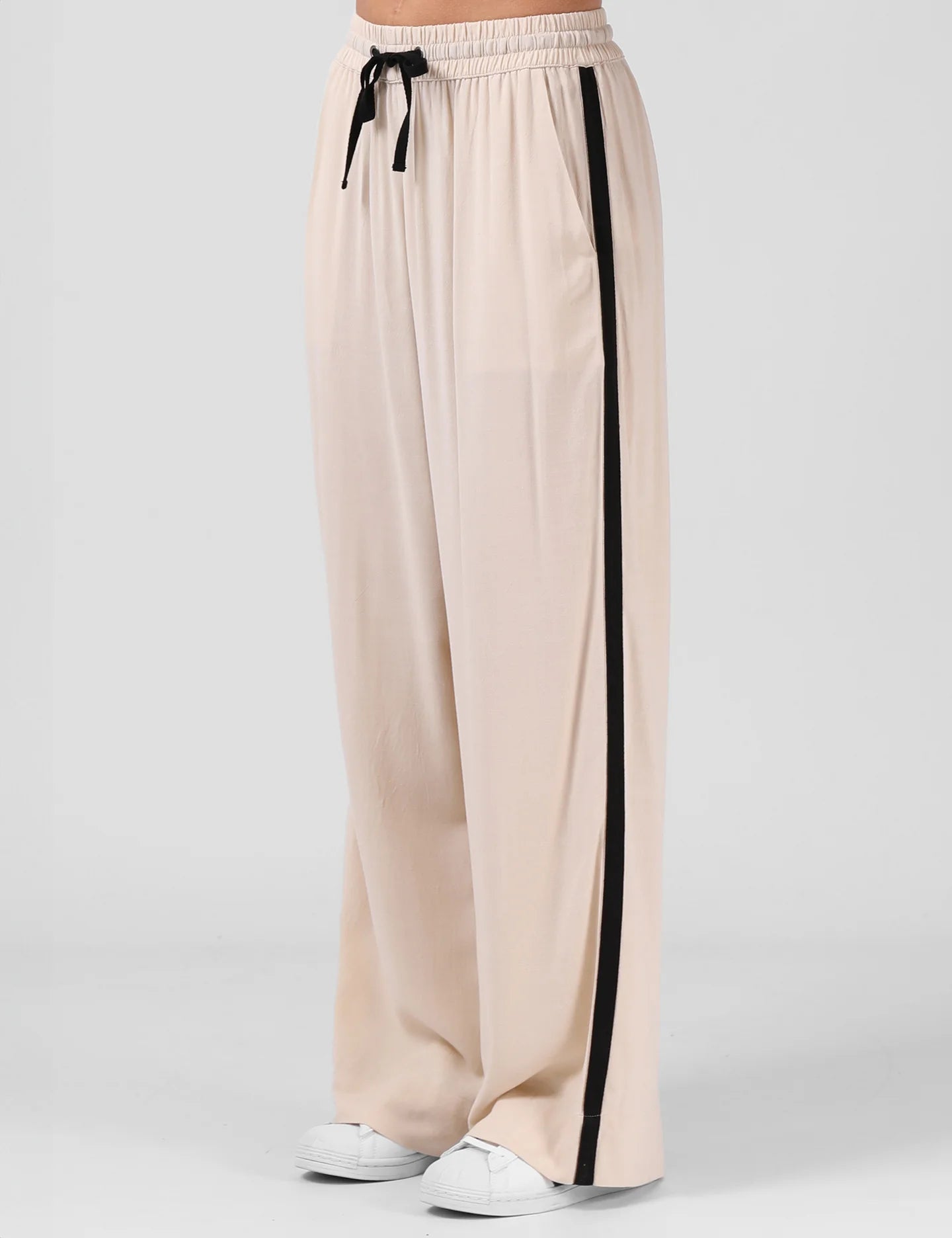 Miila Pant - Oatmeal