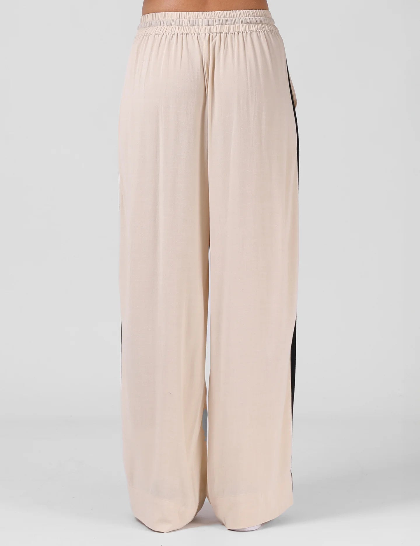 Miila Pant - Oatmeal